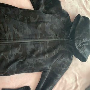 Women’s lululemon zip up hoodie